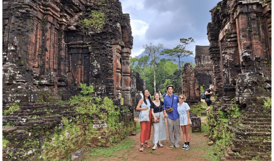 SnapStay  Co-Working Cafe & Community Hub