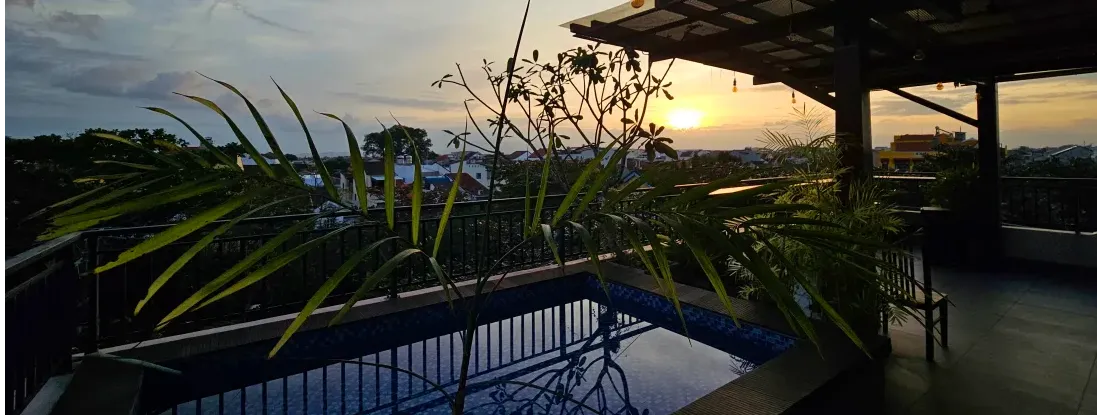 SnapStay  Co-Working Cafe & Community Hub